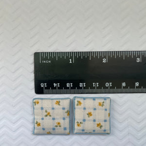 1:12 Set of 2 Miniature Pillows